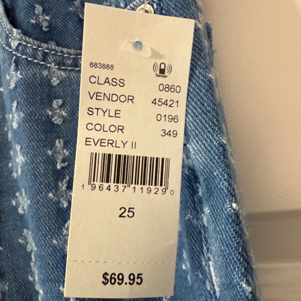 Jeans - Picture 2 of 4